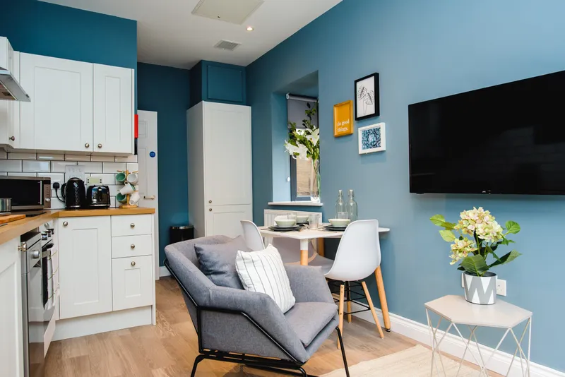 Flat D, 25 Lister Gate - Luxury 3 Bed City Centre Apartment - Thumbnail 10